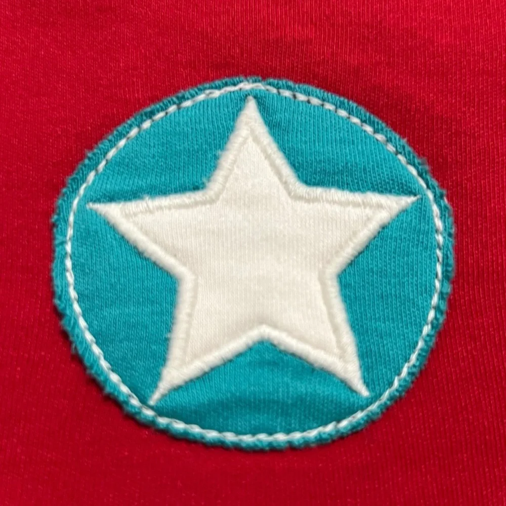 Villervalla Sz 54/56 (8-12Y) Red Star Appliqué Hat